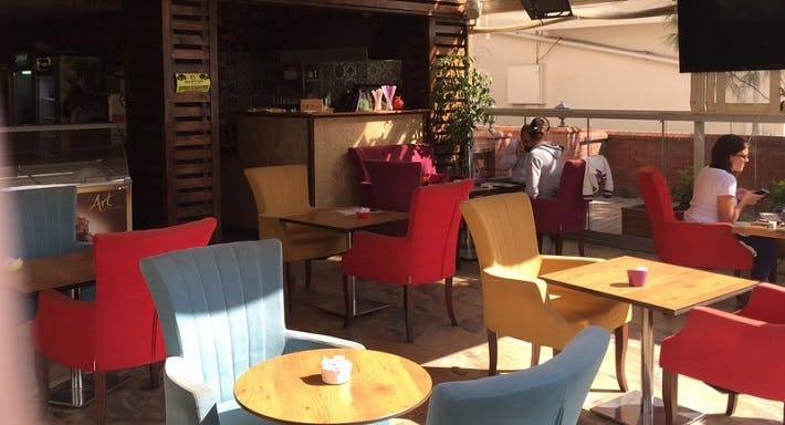 Kadıköy, İstanbul şehrindeki Jübile Cafe restoranının fotoğrafı