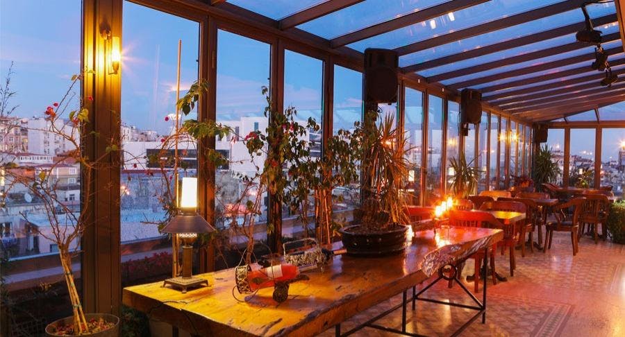 Beyoğlu, İstanbul şehrindeki Terrace 41 restoranının fotoğrafı