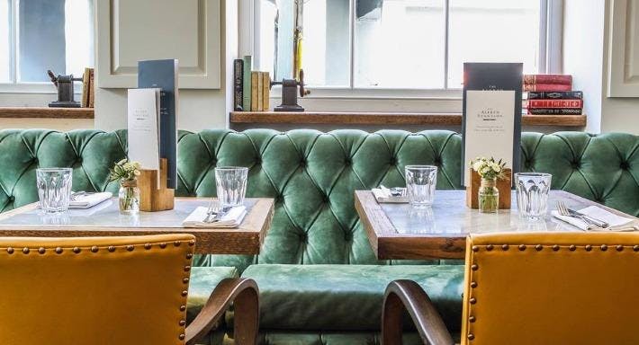 Image 1 of restaurant The Alfred Tennyson Pub Belgravia
