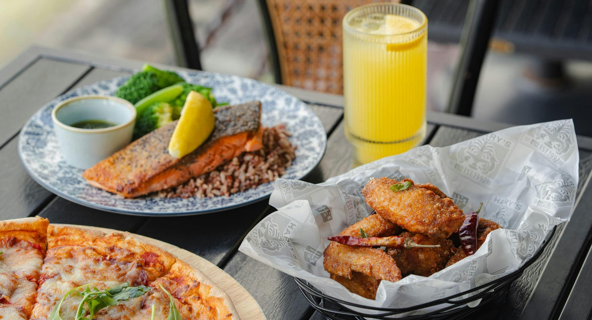 Photo of restaurant Harry's - Holland Village in Holland Village, 新加坡