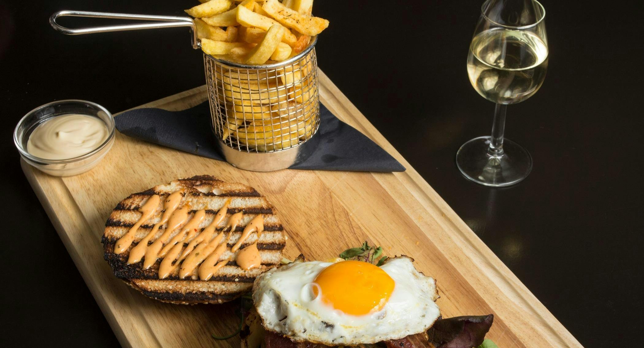 Foto's van restaurant Ton's Muziek- en Eetcafé in Centrum, Rijswijk - Photo 5